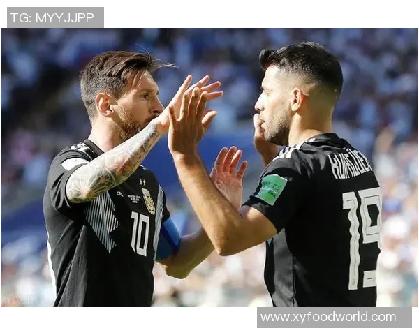 足球传奇陨落悲歌:怀念球星离世与永恒的绿茵记忆 足球传奇陨落悲歌:怀念球星离世与永恒的绿茵记忆